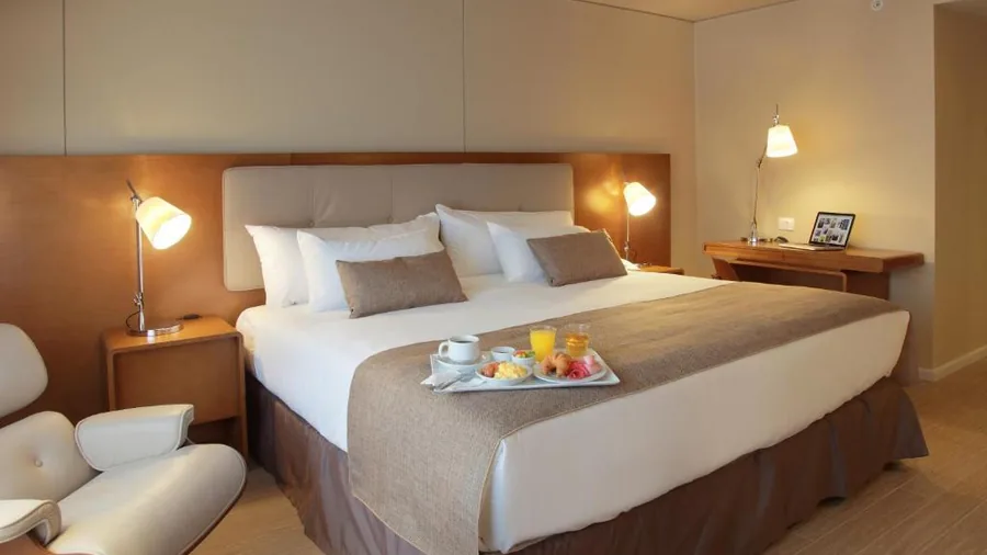 Apartamento com cama de casal no Dazzler Montevideo
